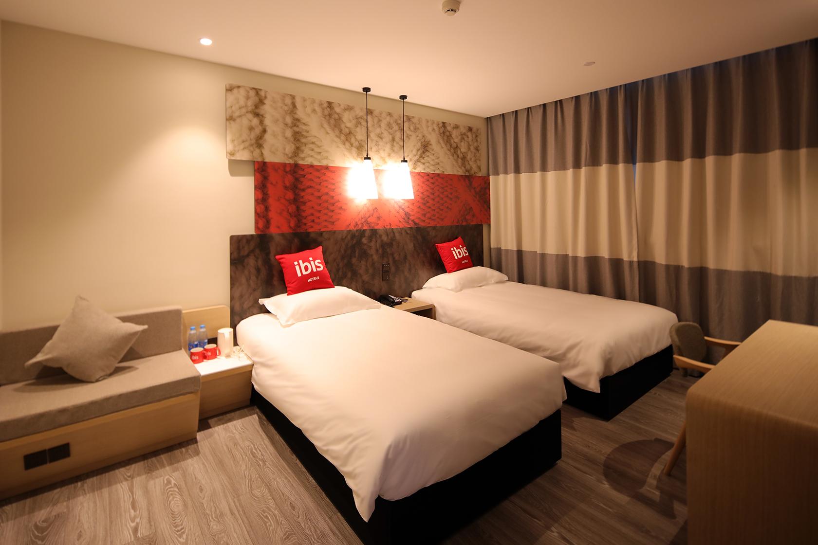 Ibis Shanghai Changshou Road Hotel מראה חיצוני תמונה