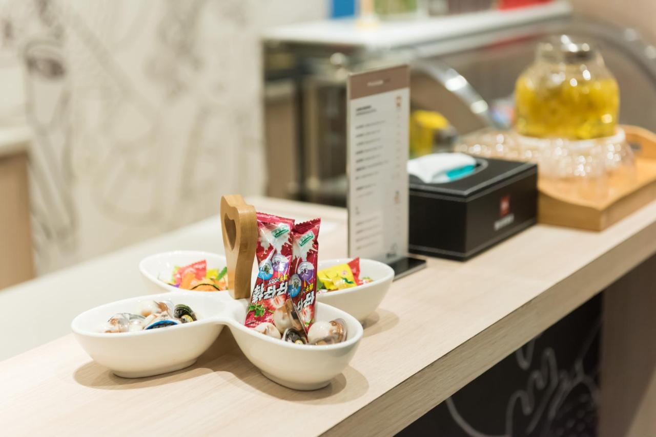 Ibis Shanghai Changshou Road Hotel מראה חיצוני תמונה