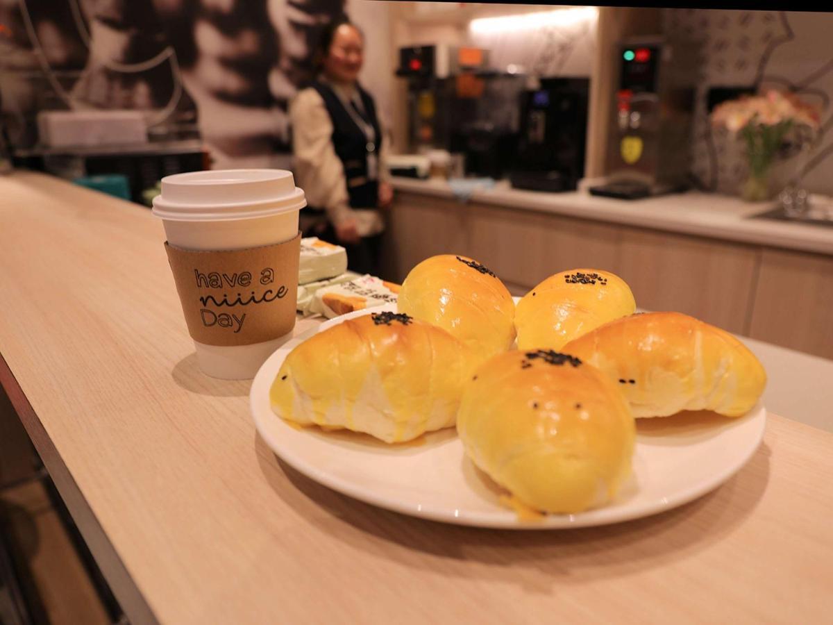 Ibis Shanghai Changshou Road Hotel מראה חיצוני תמונה